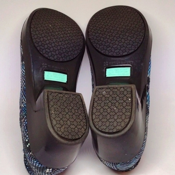 Naturalizer Women' Leather Shoes Slip Resistant Snakeskin Print Size 8.5 Clogs - Picture 5 of 8